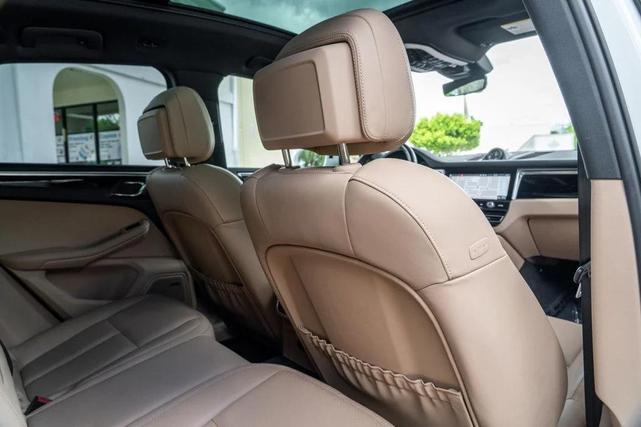 Photo of 2022 White Porsche Macan