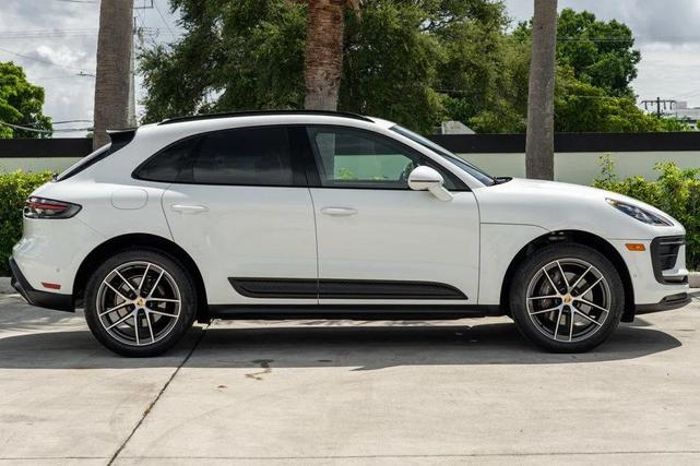 Photo of 2022 White Porsche Macan