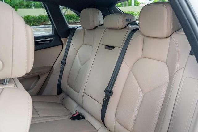 Photo of 2022 White Porsche Macan