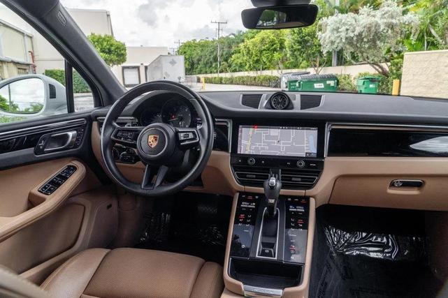 Photo of 2022 White Porsche Macan