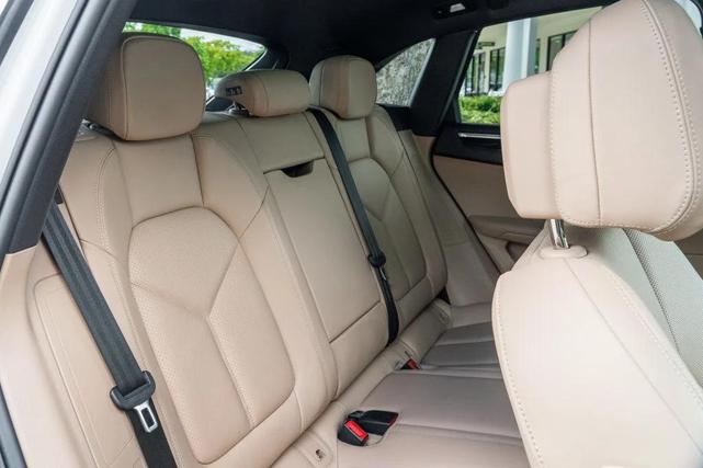 Photo of 2022 White Porsche Macan