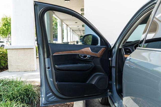 Photo of 2023 Thunder Grey Metallic Volvo XC90