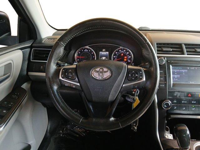 Photo of 2016 Midnight Black Metallic Toyota Camry