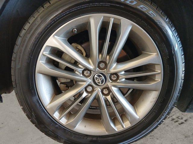 Photo of 2016 Midnight Black Metallic Toyota Camry