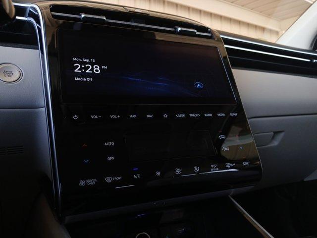 Photo of 2022 Quartz White Hyundai TUCSON Hybrid