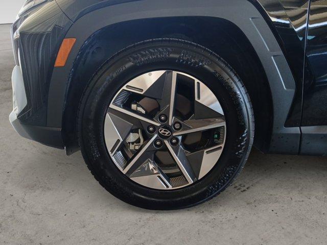 Photo of 2025 Phantom Black Hyundai TUCSON