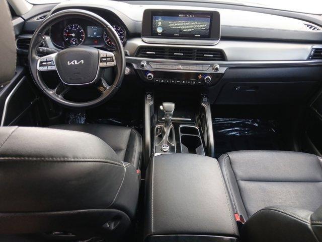 Photo of 2022 Glacial White Pearl Kia Telluride