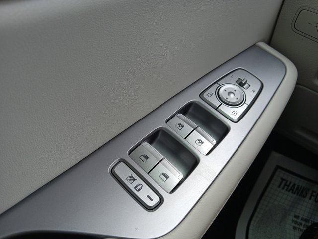 Photo of 2023 Hyper White Hyundai PALISADE