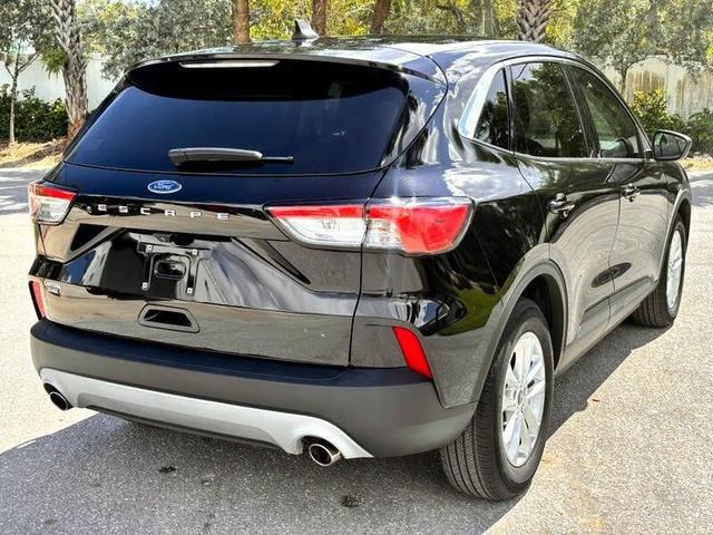 Photo of 2022 Agate Black Metallic Ford Escape