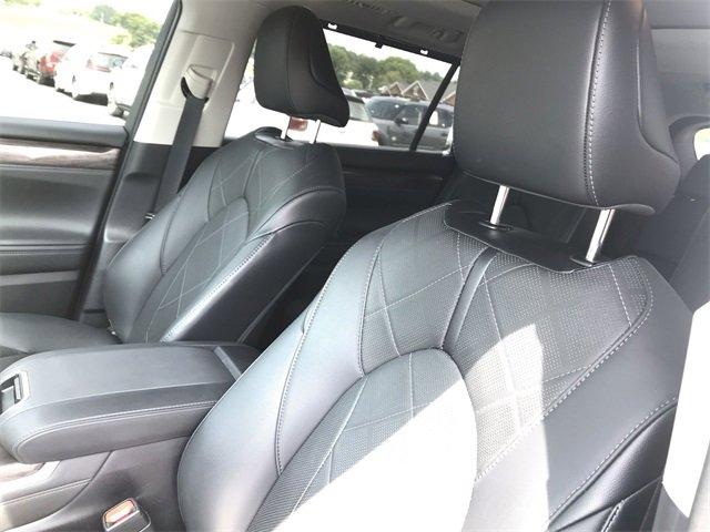Photo of 2021 Blizzard Pearl Toyota Highlander