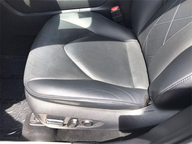 Photo of 2021 Blizzard Pearl Toyota Highlander