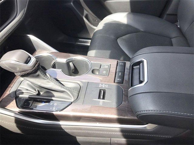 Photo of 2021 Blizzard Pearl Toyota Highlander