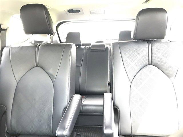 Photo of 2021 Blizzard Pearl Toyota Highlander
