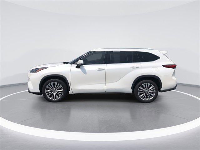 Photo of 2021 Blizzard Pearl Toyota Highlander