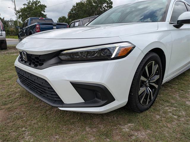 Photo of 2022 Platinum White Honda Civic
