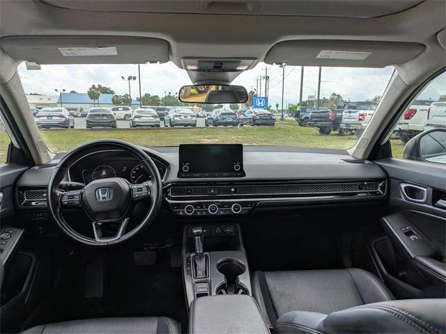 Photo of 2022 Platinum White Honda Civic