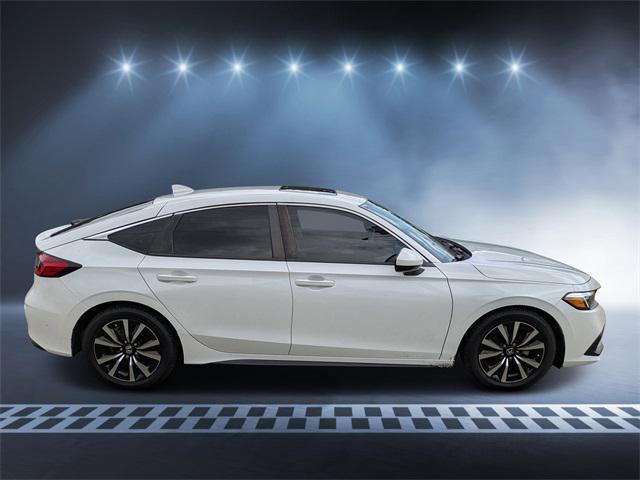 Photo of 2022 Platinum White Honda Civic