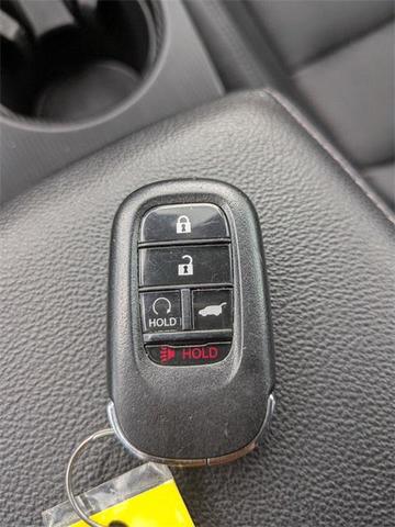 Photo of 2022 Platinum White Honda Civic
