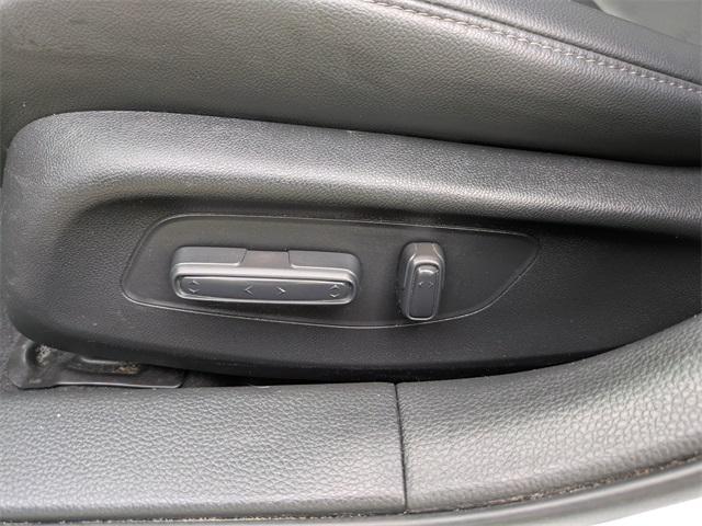 Photo of 2022 Platinum White Honda Civic