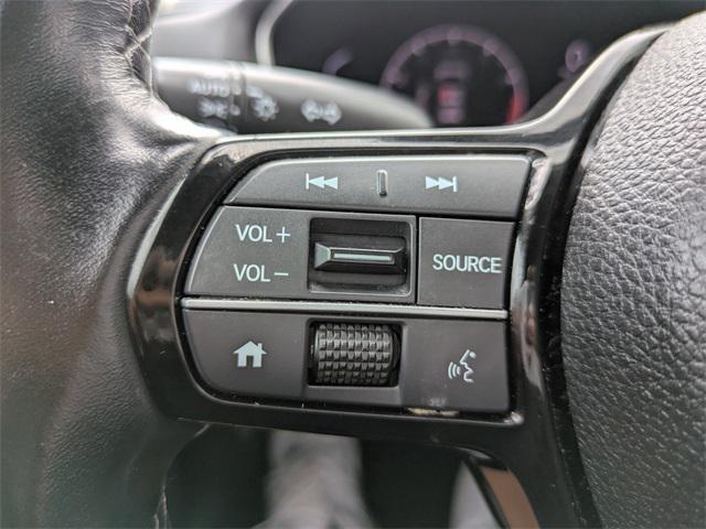 Photo of 2022 Platinum White Honda Civic
