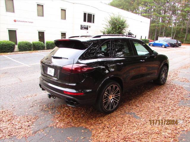 Photo of 2016 Black Porsche Cayenne