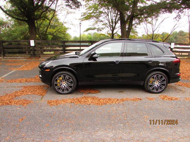 Photo of 2016 Black Porsche Cayenne