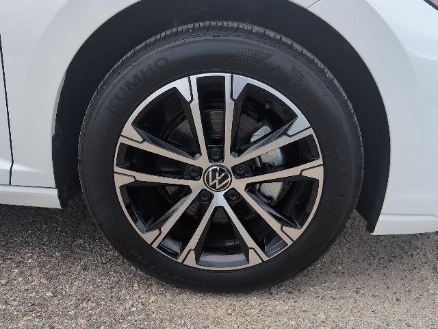 Photo of 2025 Pure White Volkswagen Jetta