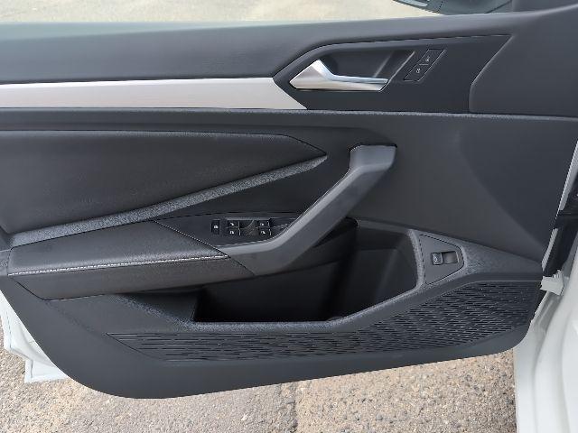 Photo of 2025 Pure White Volkswagen Jetta