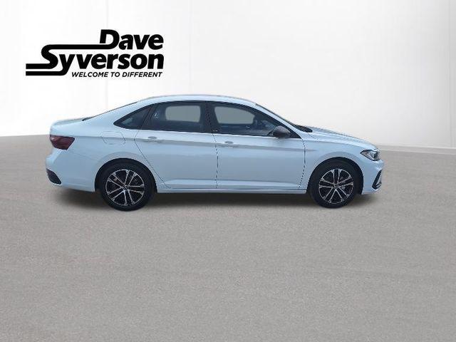 Photo of 2025 Pure White Volkswagen Jetta