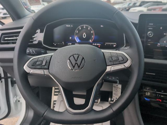 Photo of 2025 Pure White Volkswagen Jetta