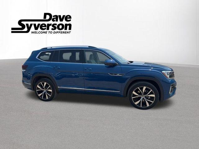 Photo of 2025 Mountain  Lake Blue Volkswagen Atlas