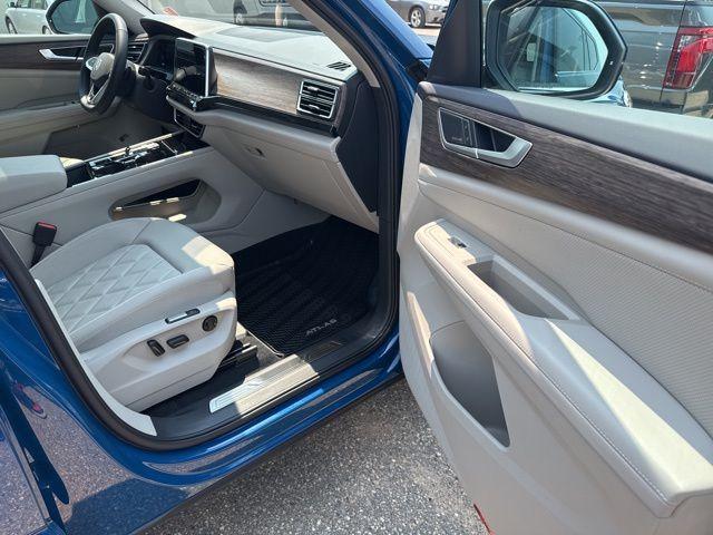 Photo of 2025 Mountain  Lake Blue Volkswagen Atlas