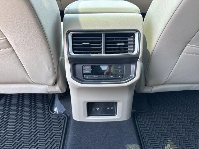 Photo of 2025 Mountain  Lake Blue Volkswagen Atlas