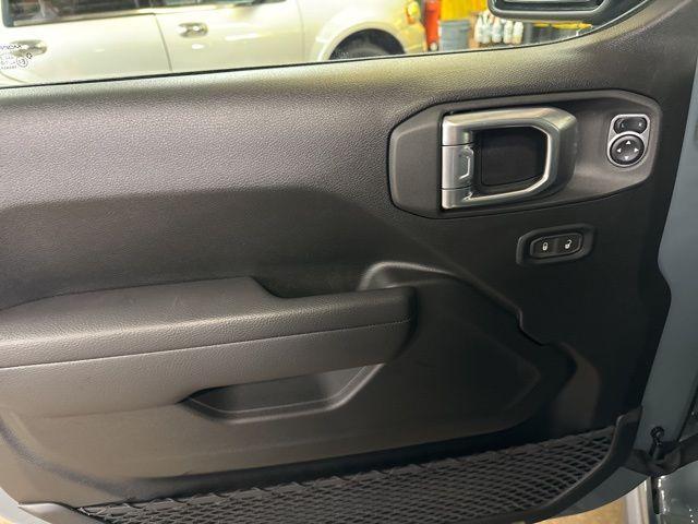 Photo of 2025 Anvil Clearcoat Jeep Wrangler