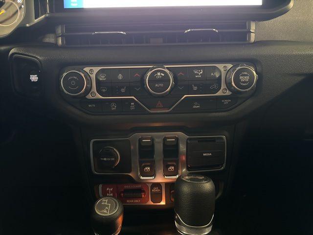 Photo of 2025 Anvil Clearcoat Jeep Wrangler