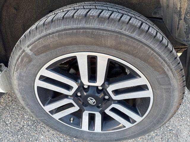 Photo of 2019 Blizzard Pearl Toyota 4Runner