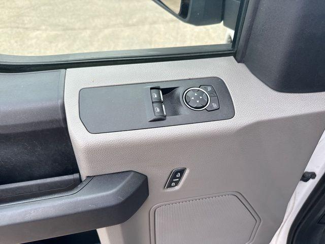Photo of 2019 Oxford White Ford F-150