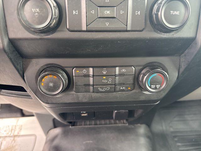 Photo of 2019 Oxford White Ford F-150