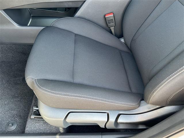Photo of 2025 Glacier White Nissan Rogue
