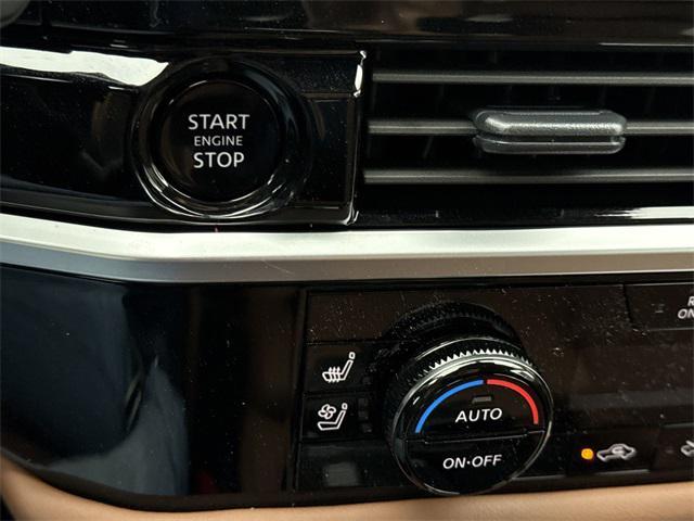 Photo of 2025 Super Black Nissan Pathfinder