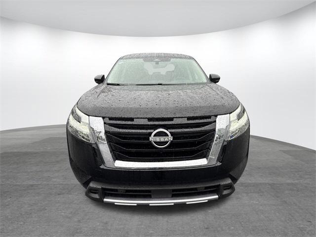 Photo of 2025 Super Black Nissan Pathfinder
