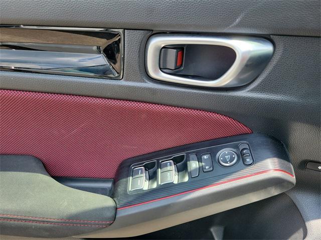 Photo of 2023 Platinum White Pearl Honda Civic Si