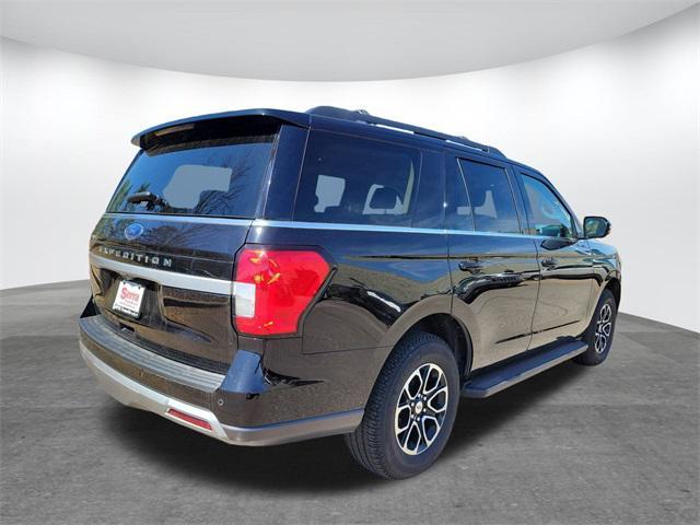 Photo of 2024 AGATE BLACK METALLIC Ford Expedition