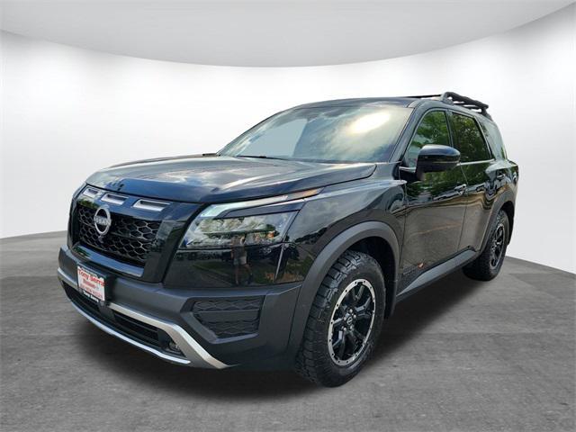 Photo of 2025 Super Black Nissan Pathfinder