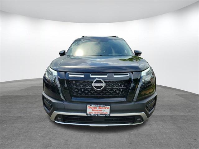 Photo of 2025 Super Black Nissan Pathfinder