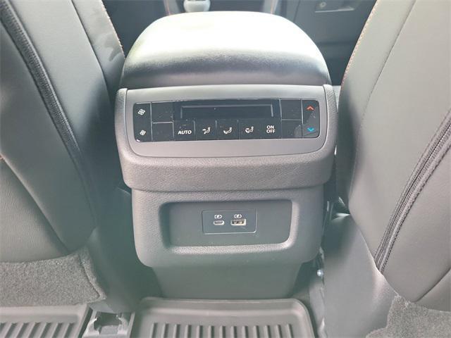 Photo of 2025 Super Black Nissan Pathfinder