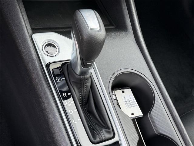 Photo of 2025 Pearl White Tricoat Nissan Altima