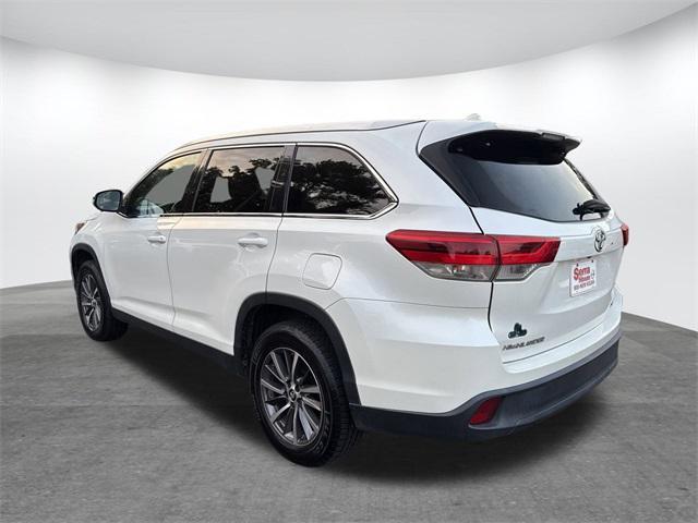 Photo of 2019 Blizzard Pearl Toyota Highlander