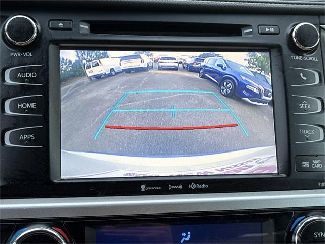 Photo of 2019 Blizzard Pearl Toyota Highlander