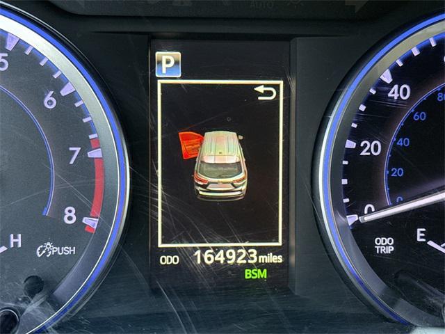 Photo of 2019 Blizzard Pearl Toyota Highlander